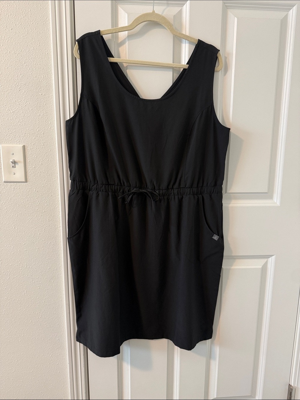Ascend Women’s XL Black Quick Dry Sleeveless Travel Dress Pockets